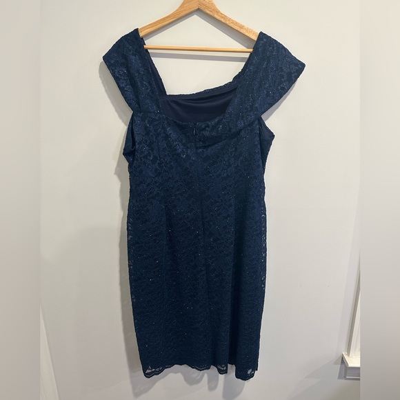 Vince Camuto off the shoulder Navy Blue metallic Gown Size 16W - Picture 2 of 8